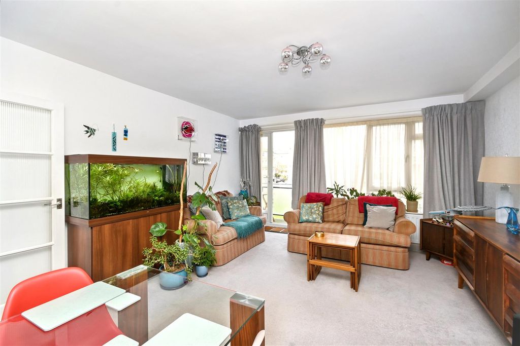 Property photo 2 of 15 Dsc_1110.Jpg