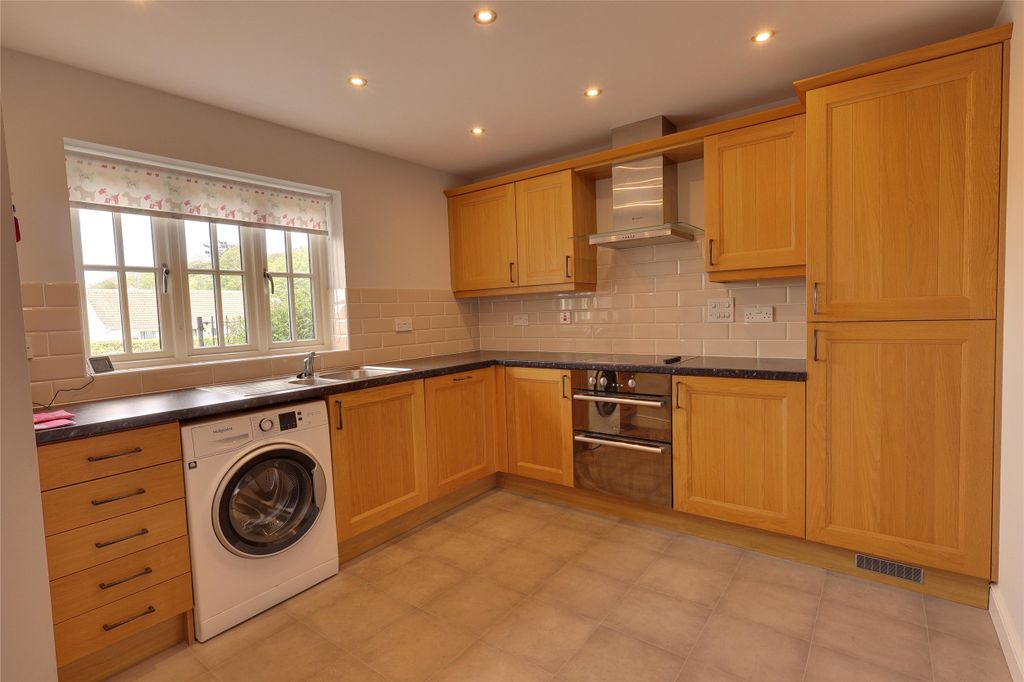 Property photo 2 of 8 Picture No. 16