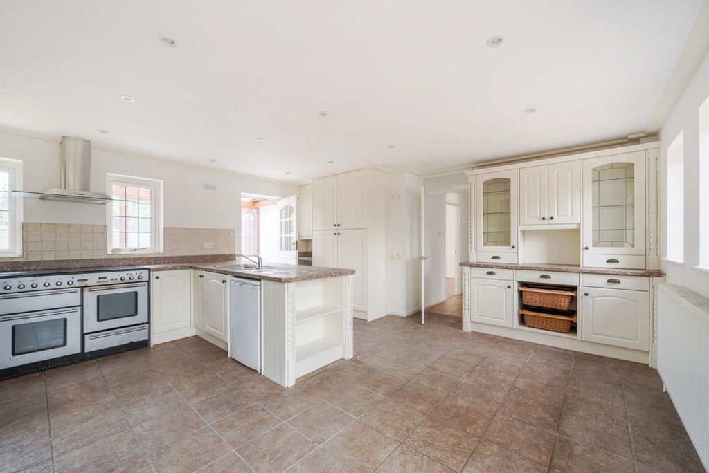 Property photo 2 of 14 Kitchen