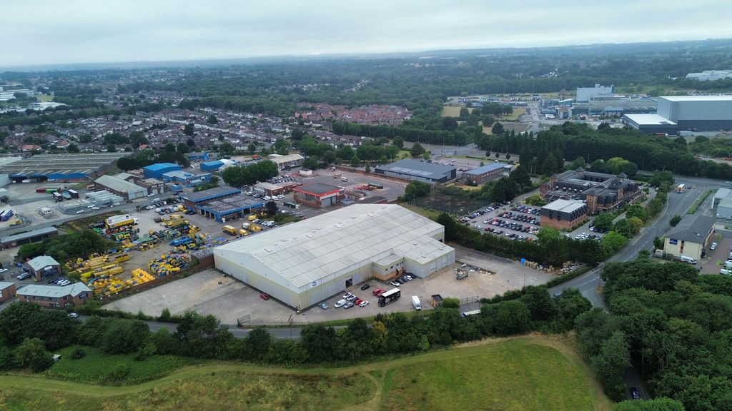 Property photo 1 of 2 Bromborough The Quad.Jpg