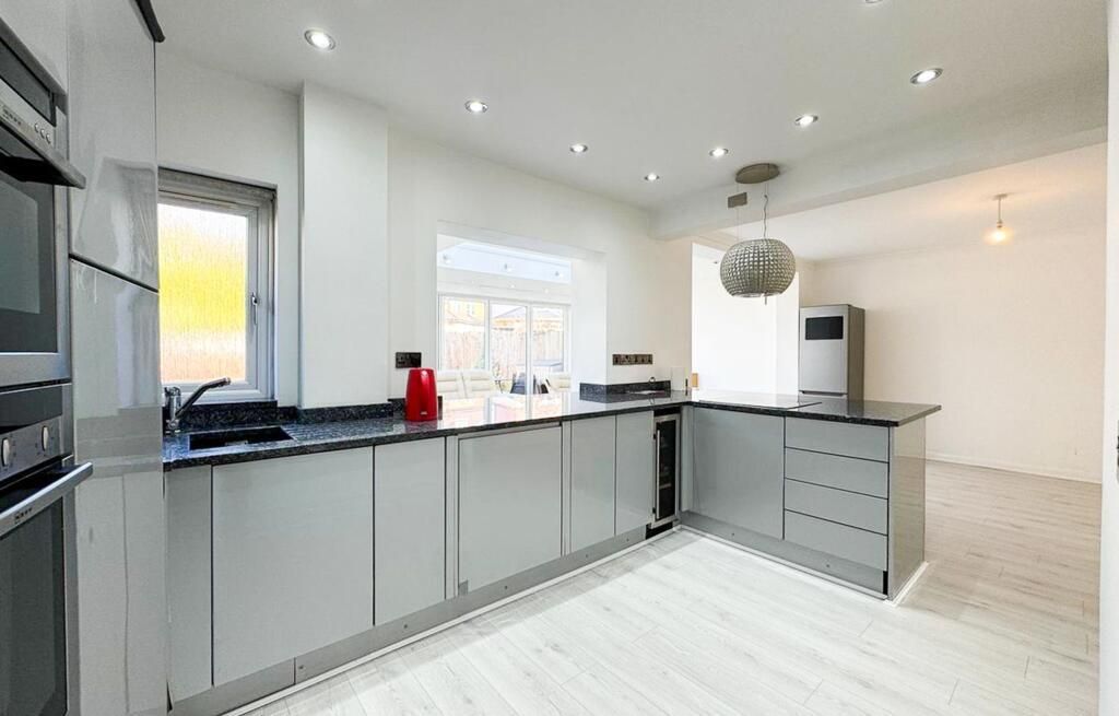 Property photo 3 of 12 Kitchen