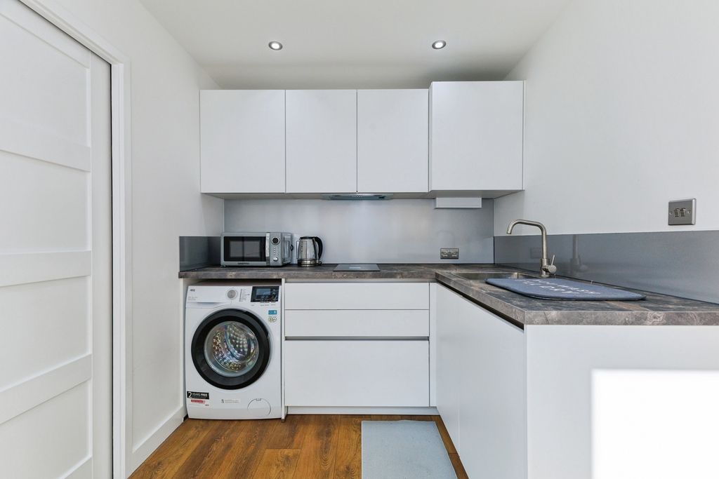 Property photo 1 of 21 Pbox-Img.Jpg