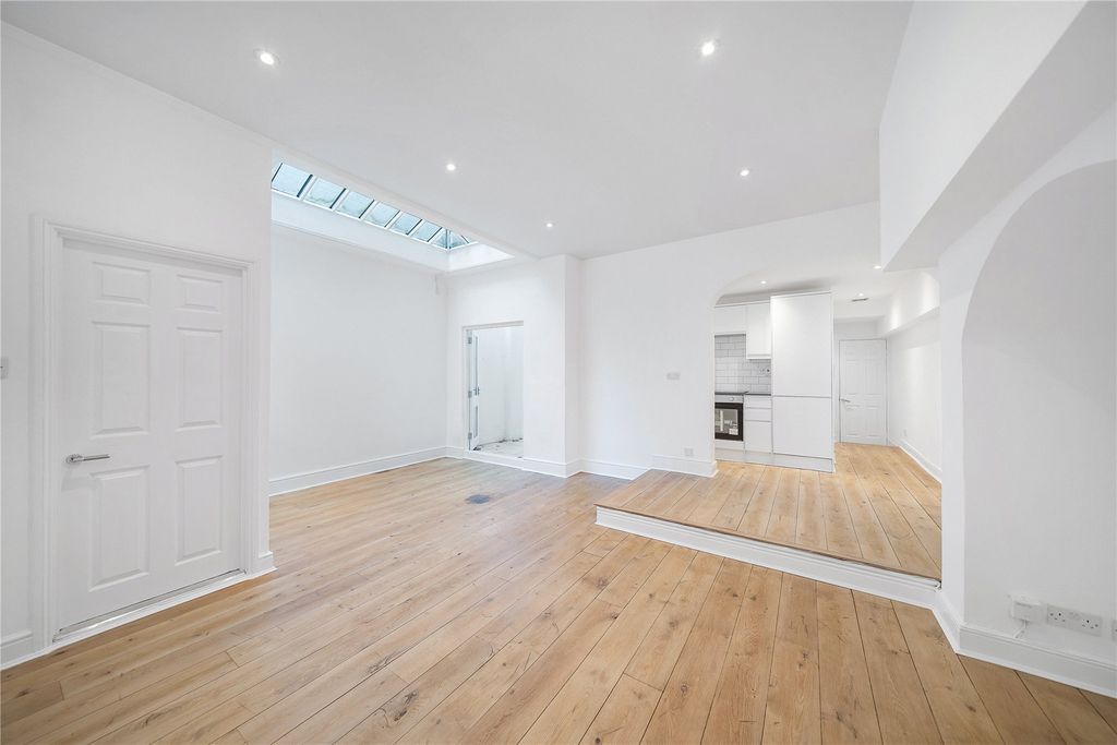 Property photo 2 of 17 Reception Room