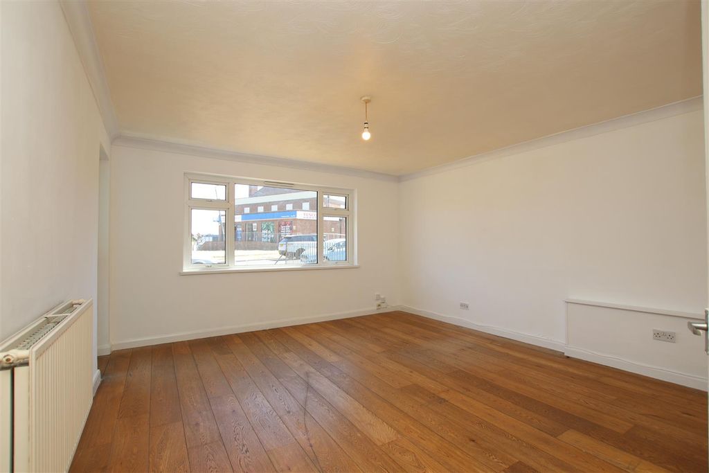 Property photo 2 of 8 Img_5492.Jpg