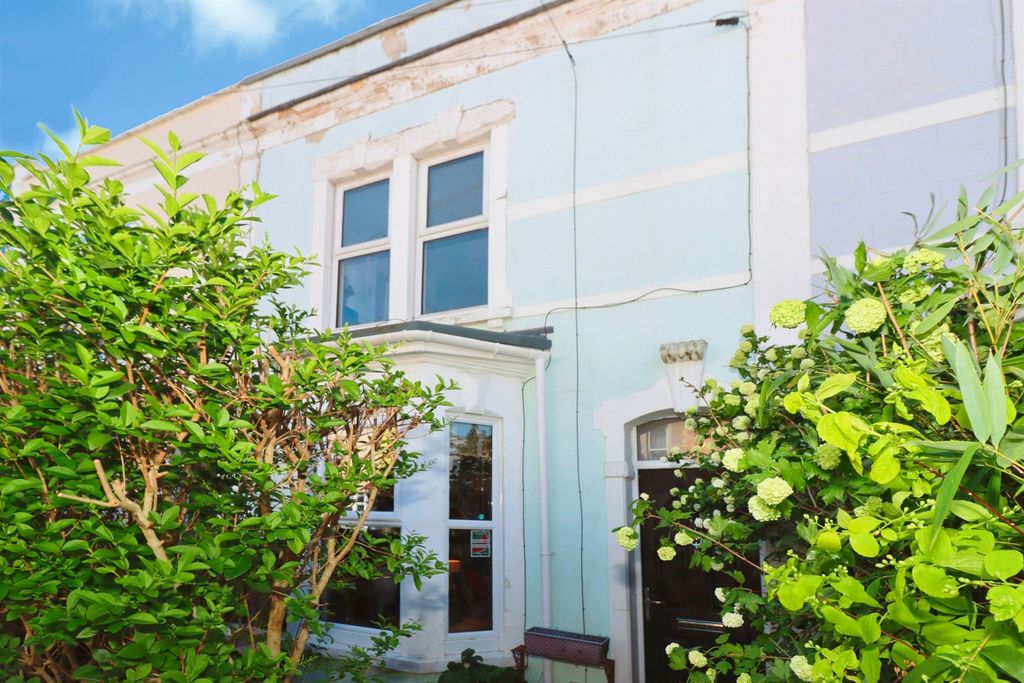 Property photo 1 of 18