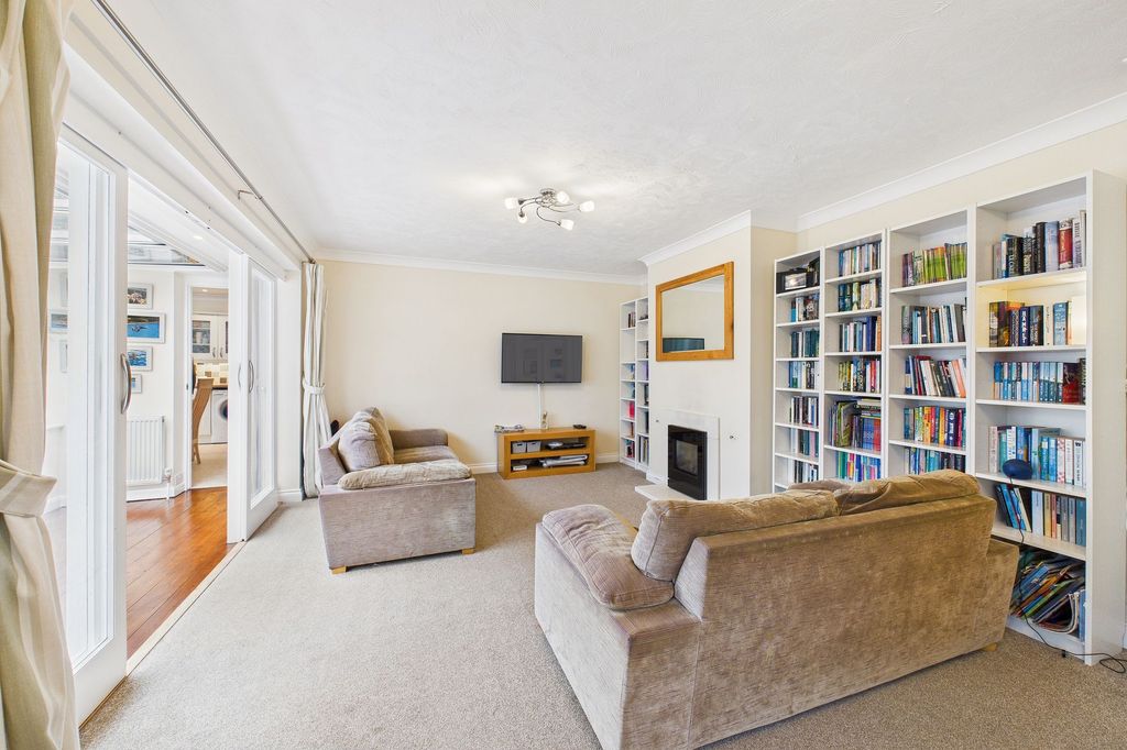 Property photo 3 of 30