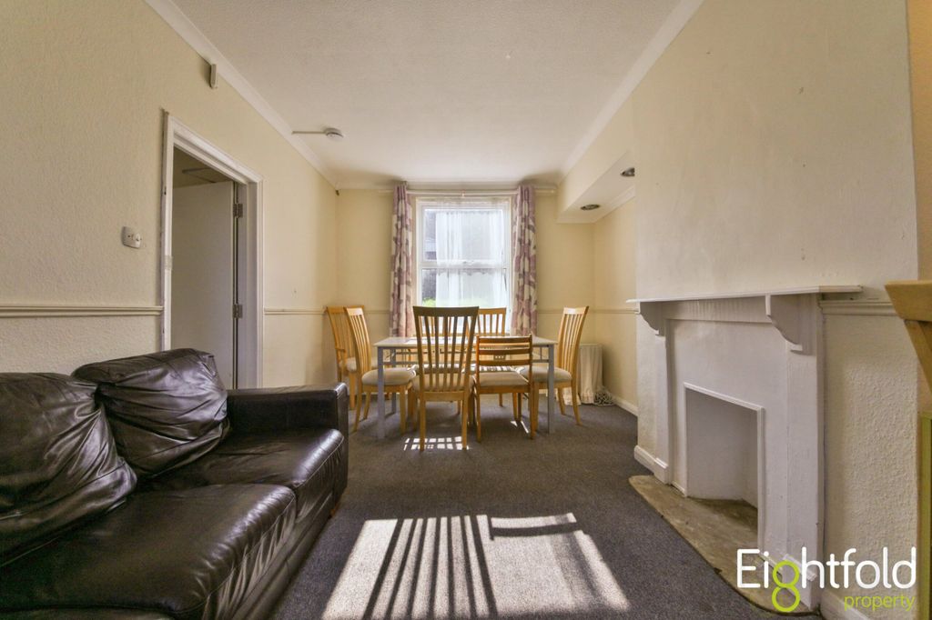 Property photo 3 of 12 Image