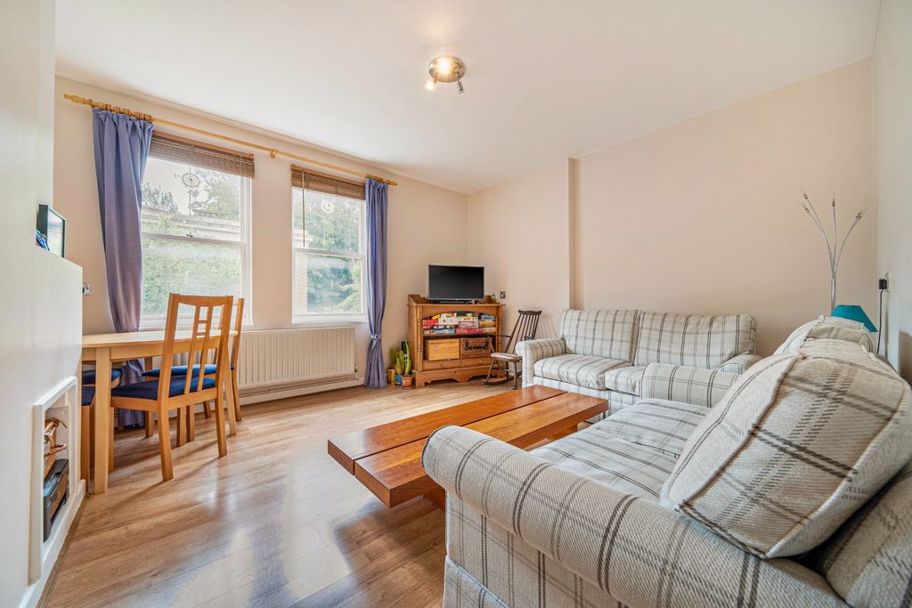 Property photo 2 of 12 5094112