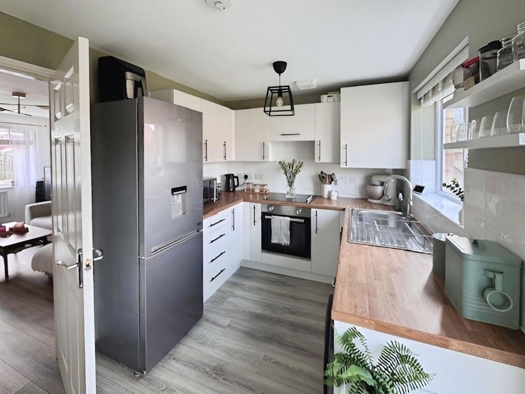 Property photo 3 of 11 Kitchen/Diner