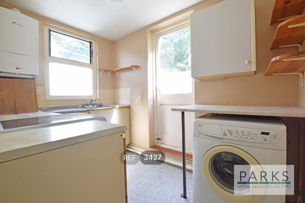 Property photo 3 of 8 Kitchen