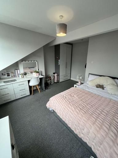 Property photo 2 of 68 A Bright And Spacious Master Bedroom Featuring A c...