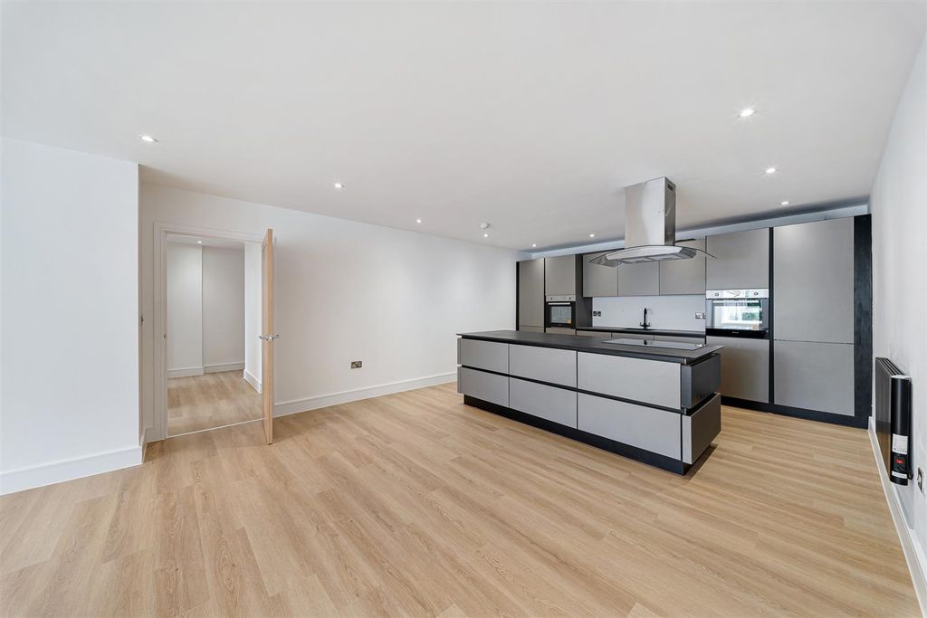 Property photo 2 of 25 34A Chapel Lane Flat 2-37.Jpg