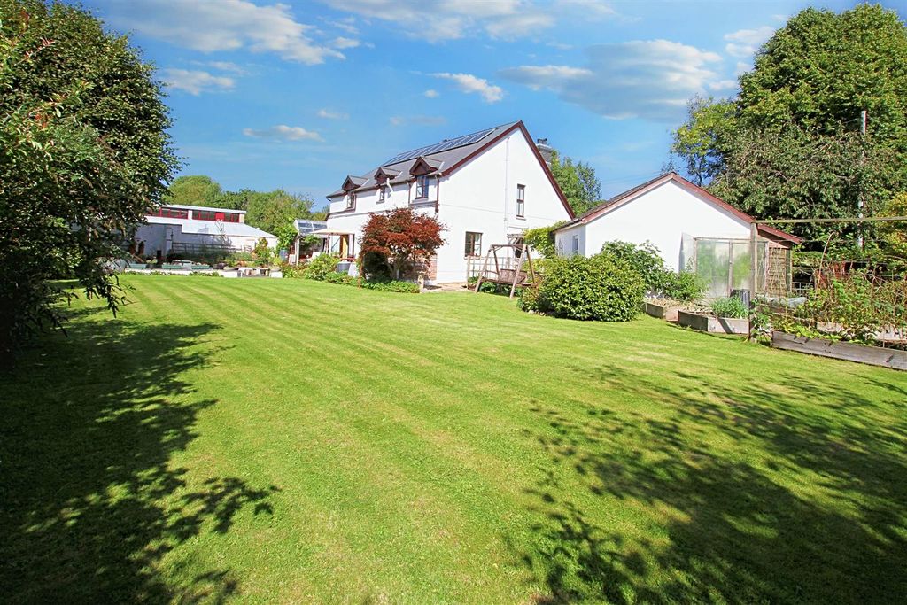 Property photo 1 of 54 Rear Gardens And View Of House
