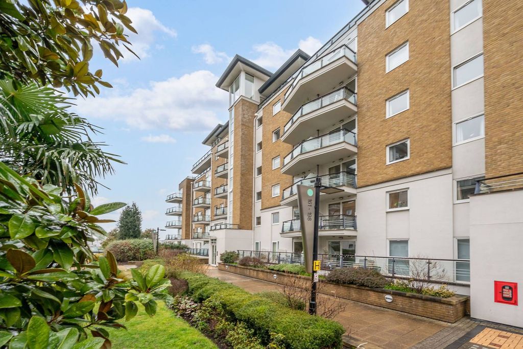 Property photo 2 of 6