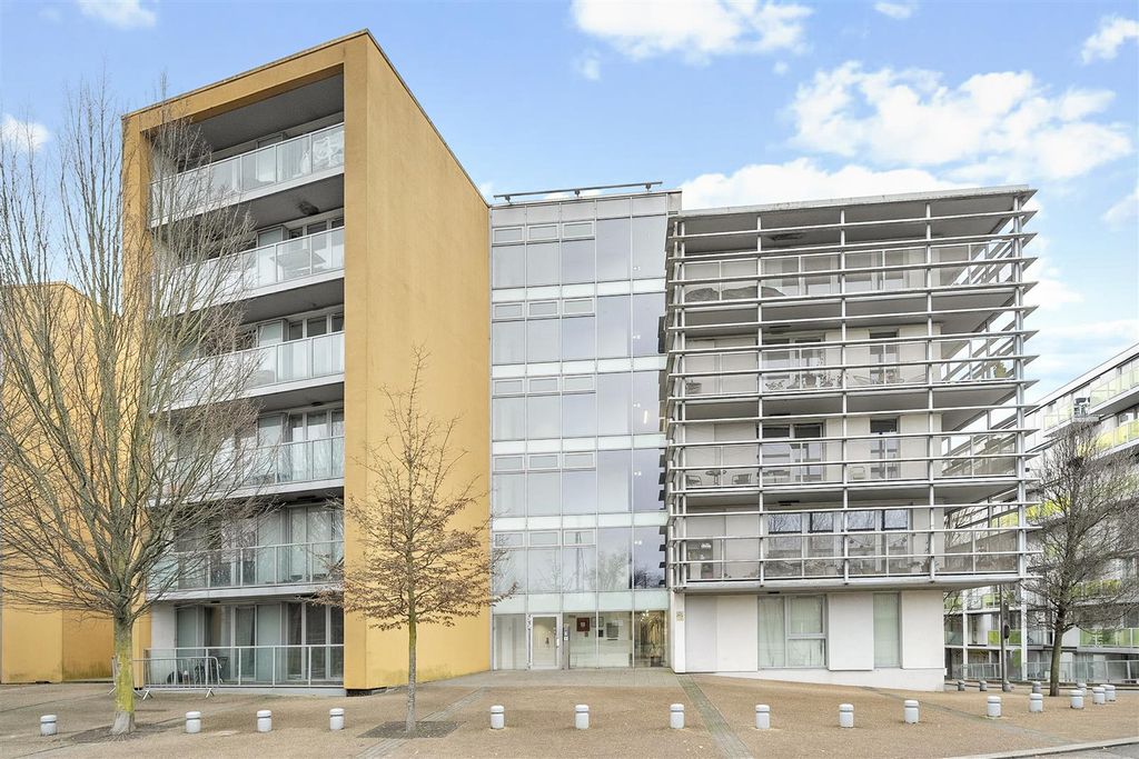 Property photo 1 of 11