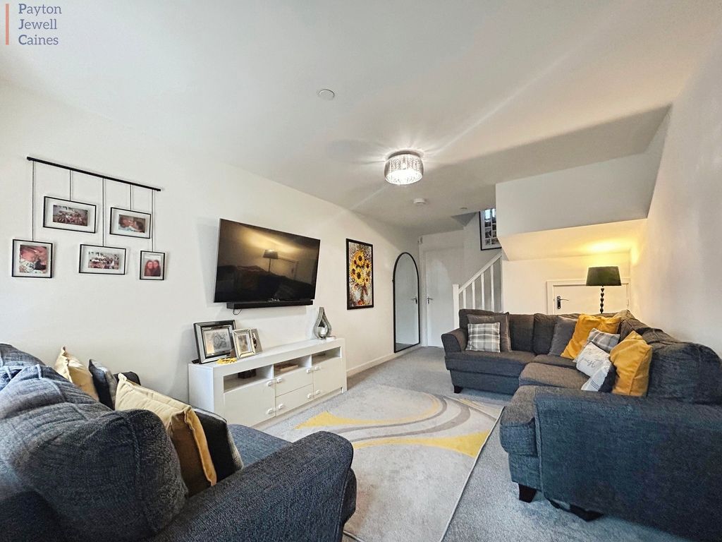 Property photo 3 of 14 Not Specified