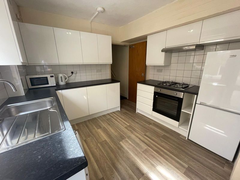 Property photo 3 of 8 Photo 7