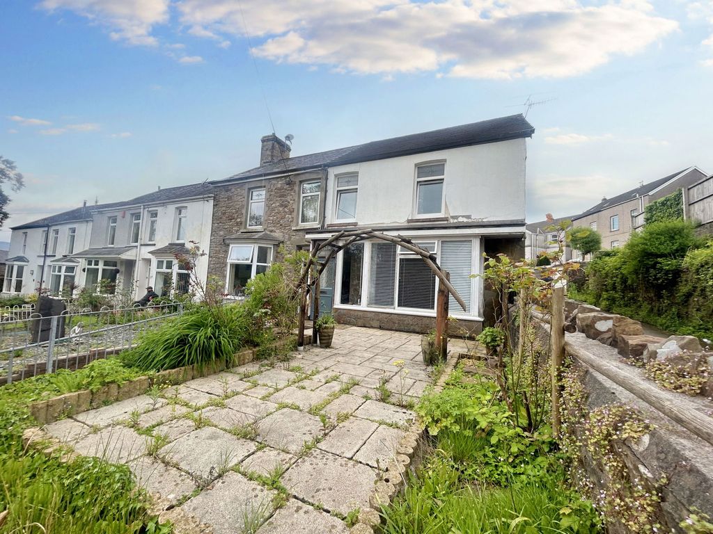 Property photo 2 of 19