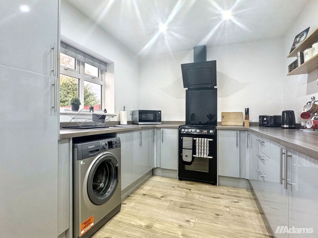 Property photo 2 of 21