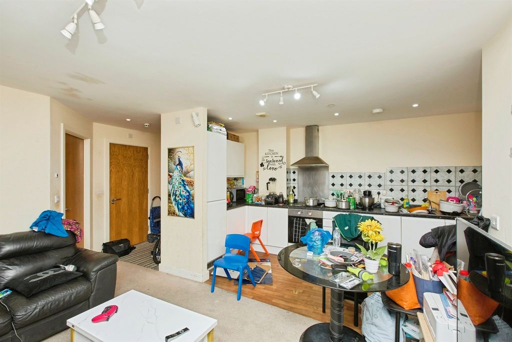 Property photo 2 of 6