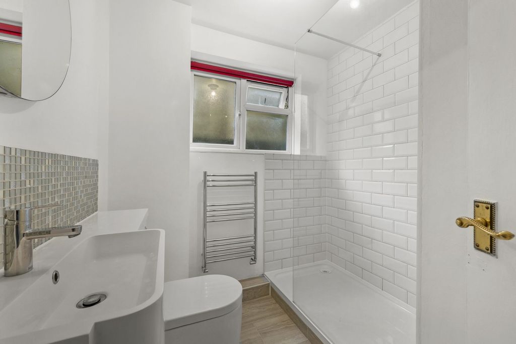 Property photo 3 of 20 Photo 6