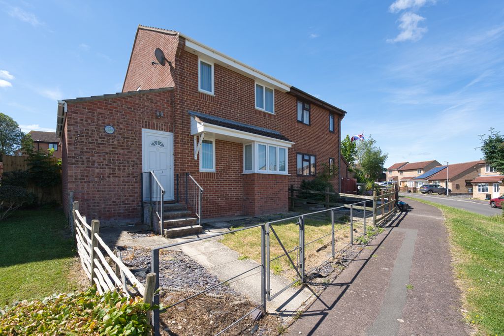 Property photo 1 of 30 3 Bed Semi-Detached House For Sale