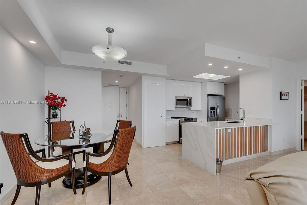 Property photo 3 of 16 <Alttext/>