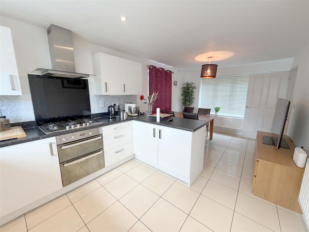 Property photo 2 of 10 Kitchen/Diner