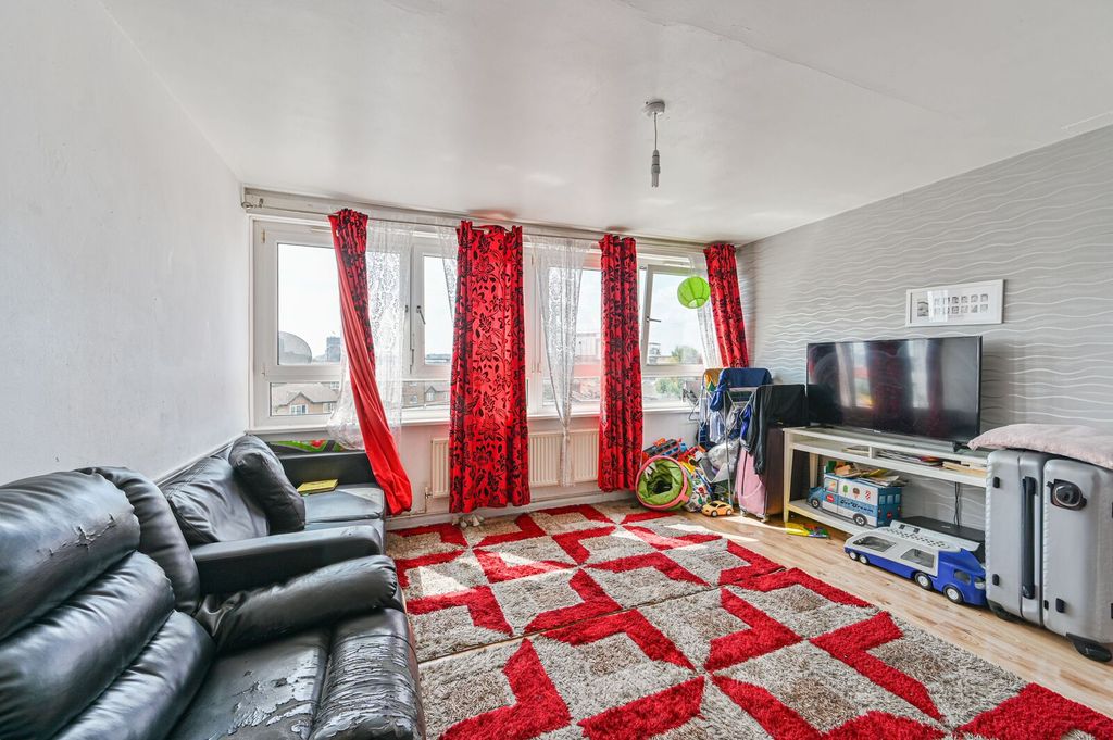 Property photo 2 of 7