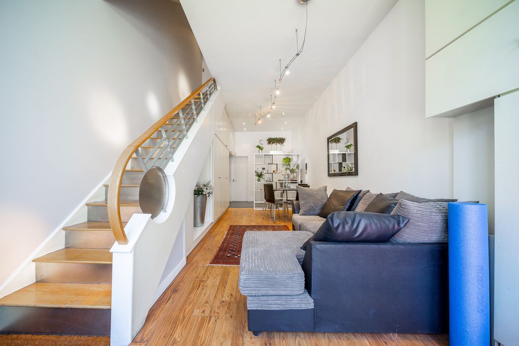 Property photo 2 of 12 Pindock-Mews-1.Jpg