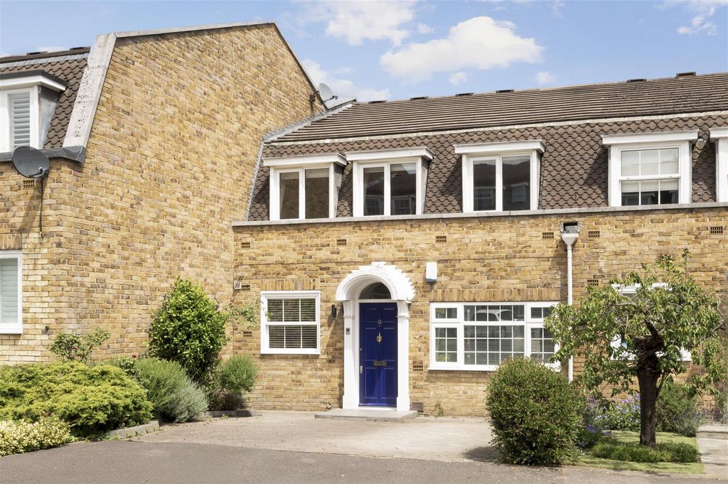 Property photo 1 of 15 13 Leeward Gardens-1.Jpg