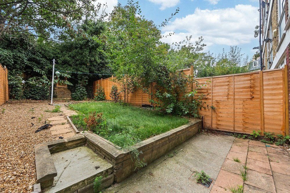 Property photo 2 of 11 Garden