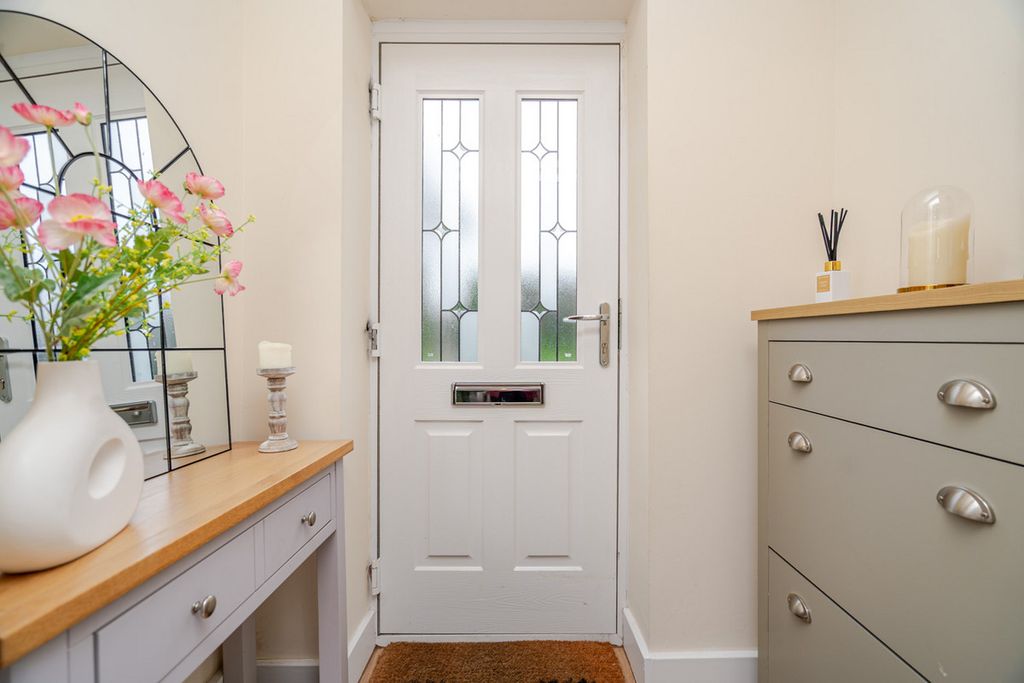 Property photo 2 of 26