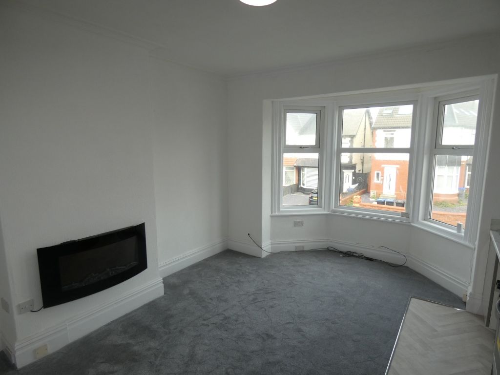 Property photo 2 of 6 Rent_Cav27F2_1