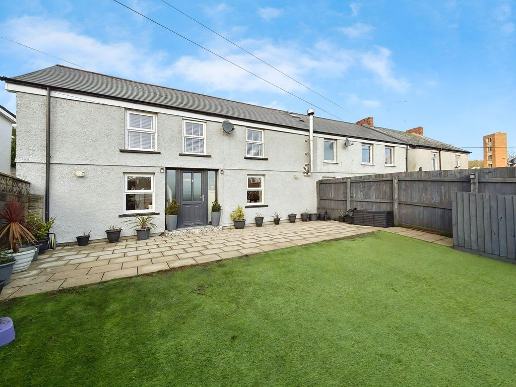 Property photo 1 of 41