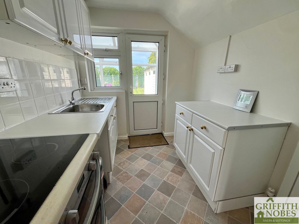 Property photo 2 of 17 Kitchen