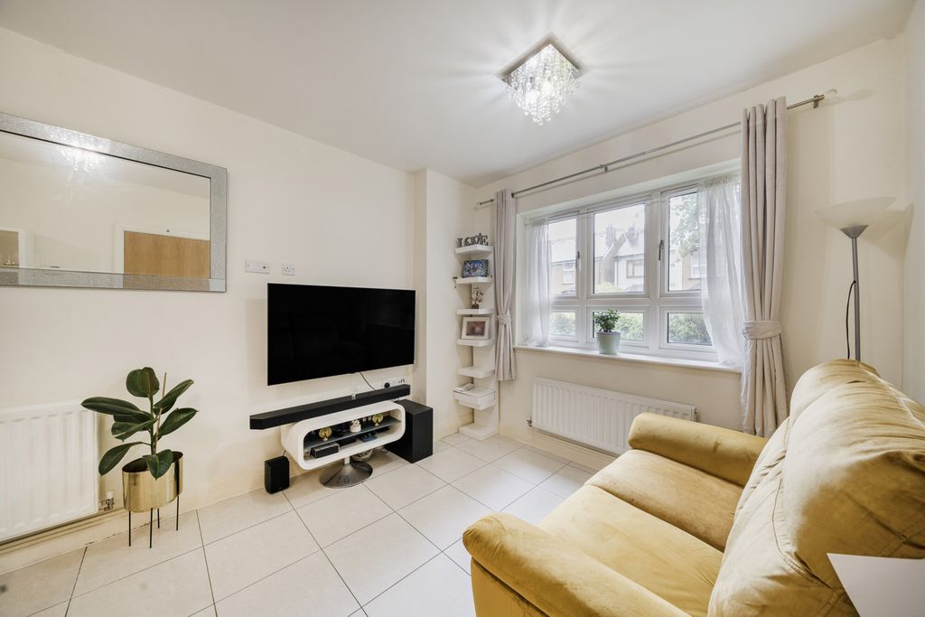 Property photo 2 of 20 1305054-16-68418c...