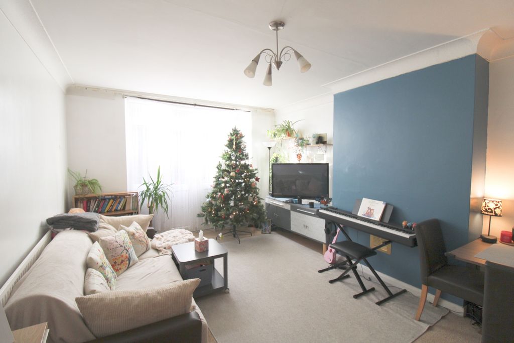 Property photo 2 of 7 Img_2400