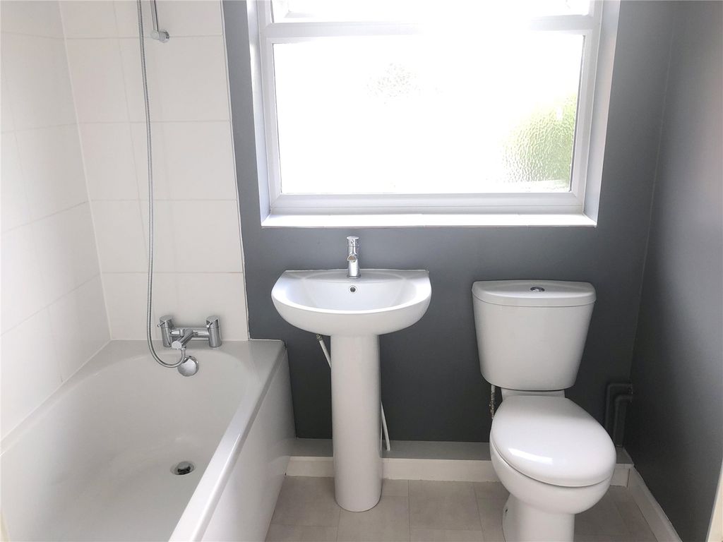 Property photo 3 of 14 Bathroom