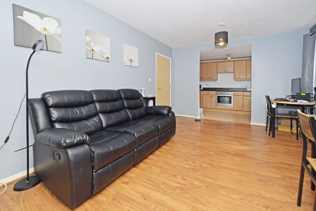Property photo 3 of 20 Living Room