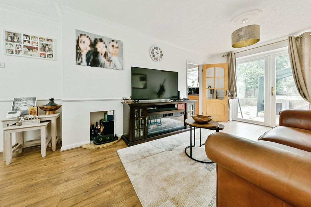 Property photo 2 of 20 Pbox-Img.Jpg