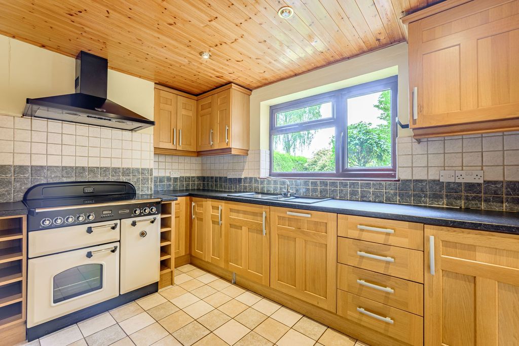 Property photo 3 of 23