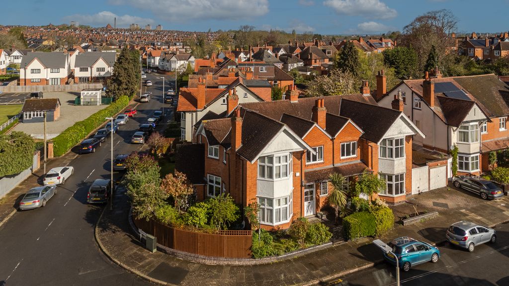 Property photo 2 of 35 Image 2