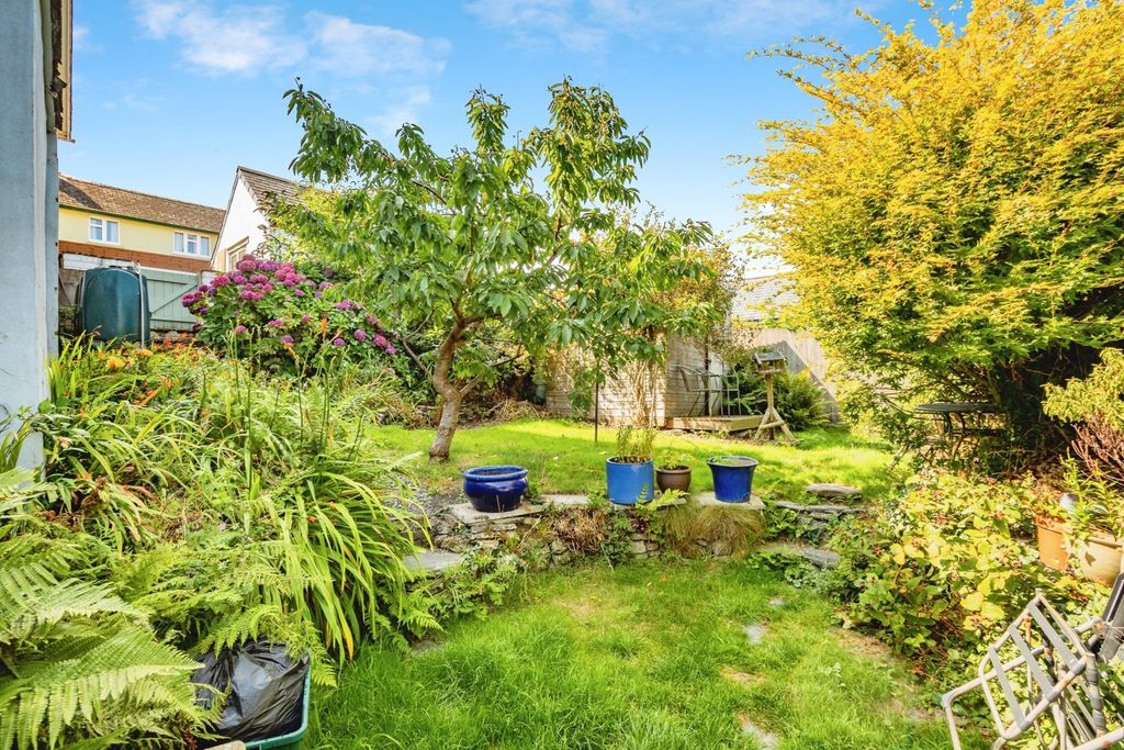 Property photo 2 of 17 Photo