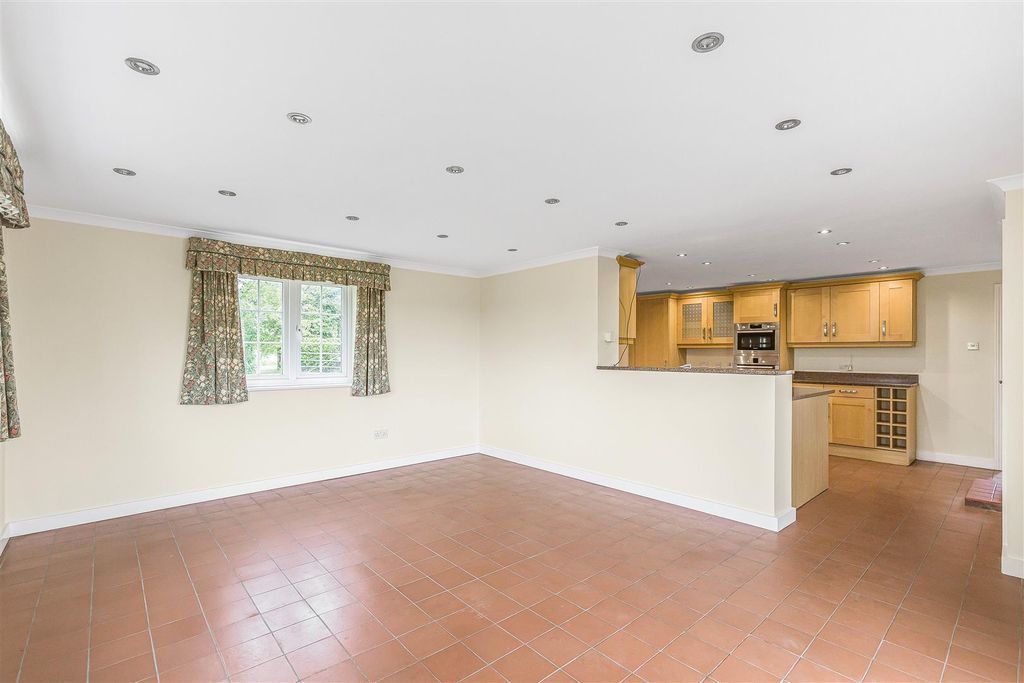 Property photo 2 of 38 23_80943.Jpg
