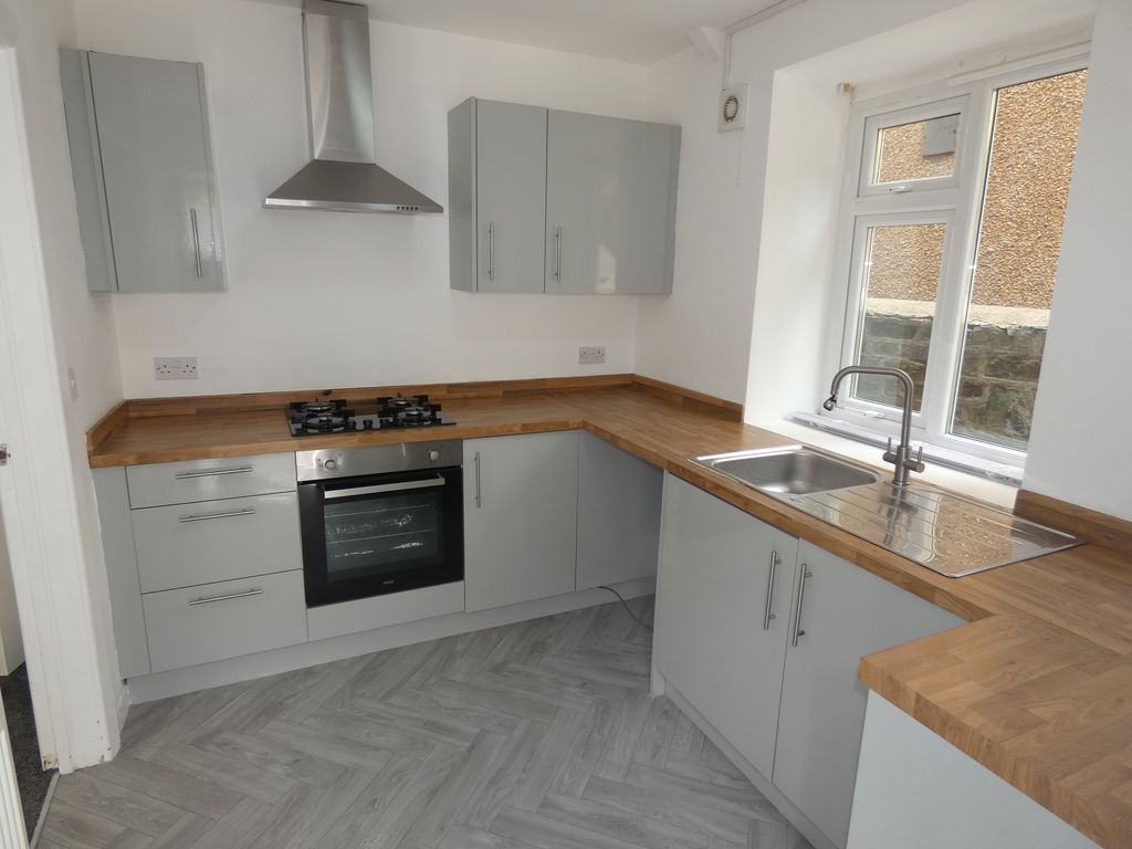 Property photo 3 of 13 Kitchen