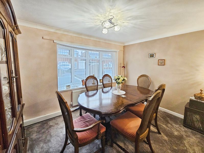 Property photo 3 of 10 Photo 5