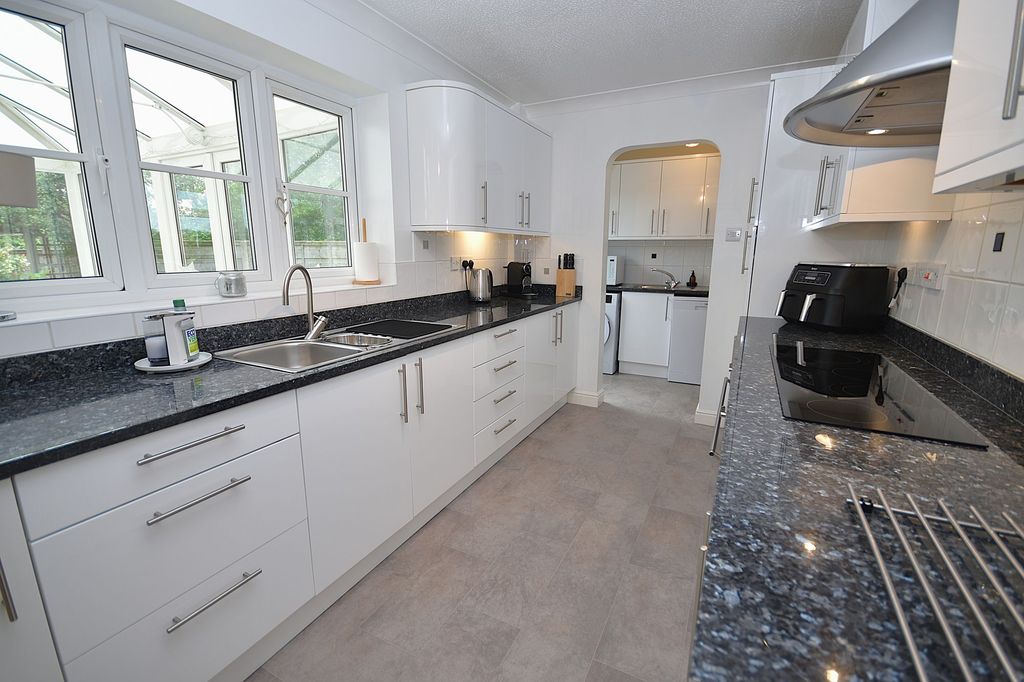 Property photo 3 of 37