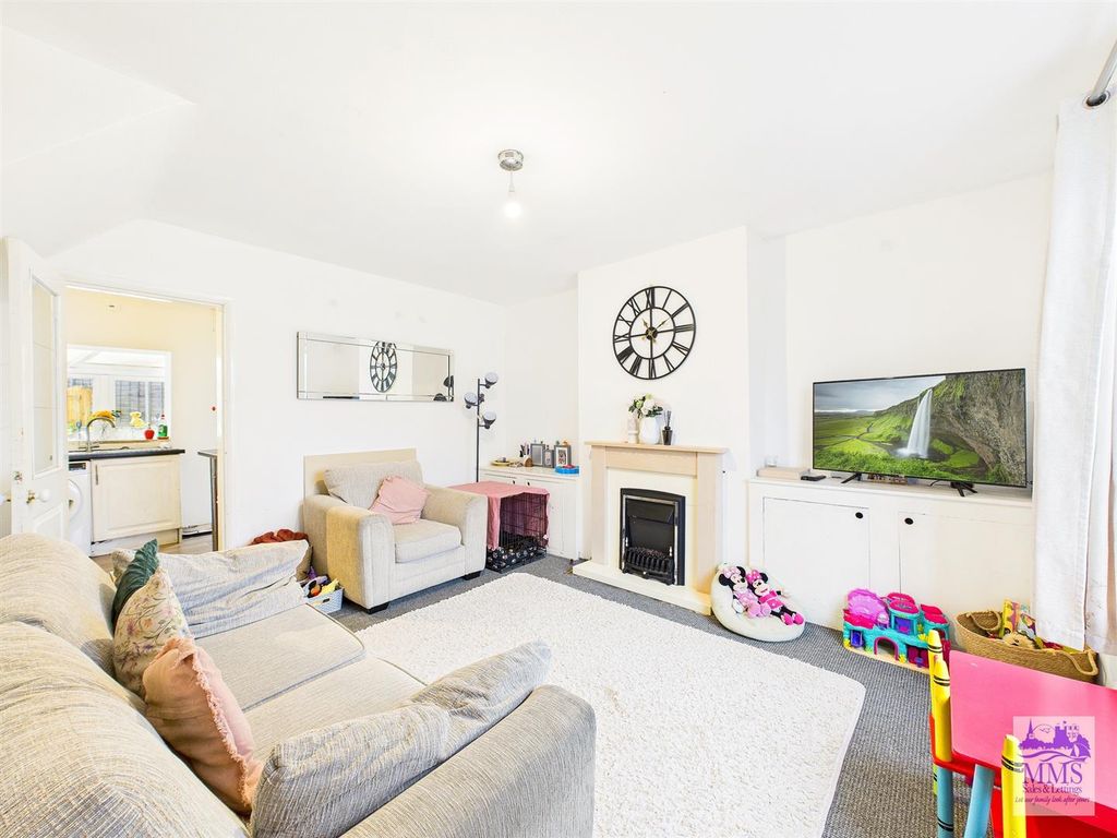 Property photo 3 of 11 Cam04098G0-Pr0151-Still001.Jpg