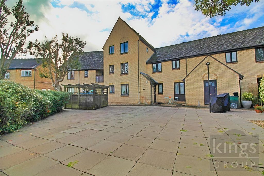 Property photo 1 of 8 Front